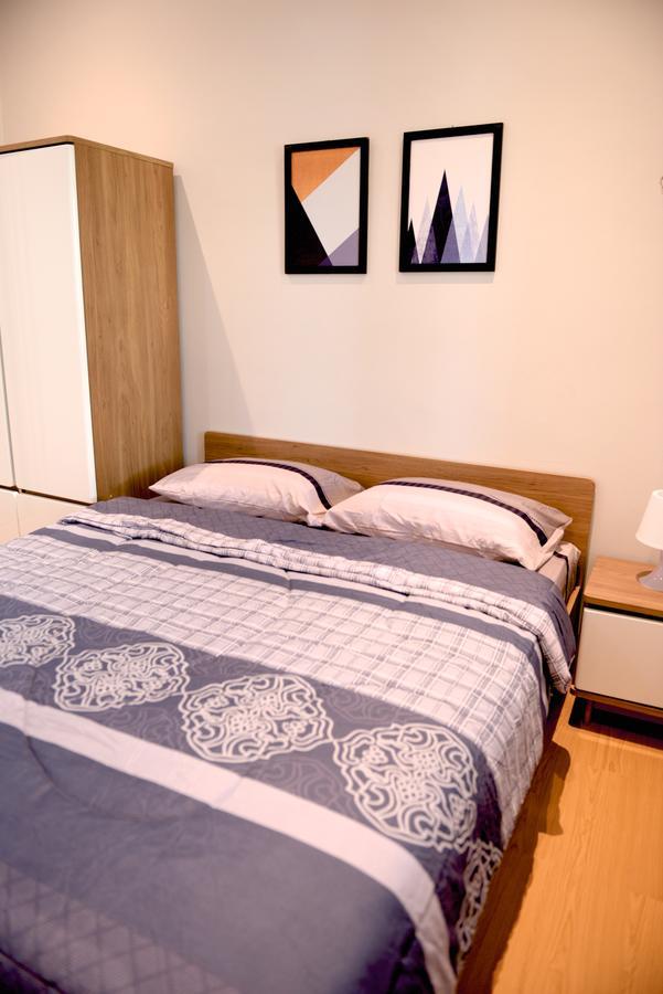 Huning House - 5 Bedrooms Purwokerto Extérieur photo